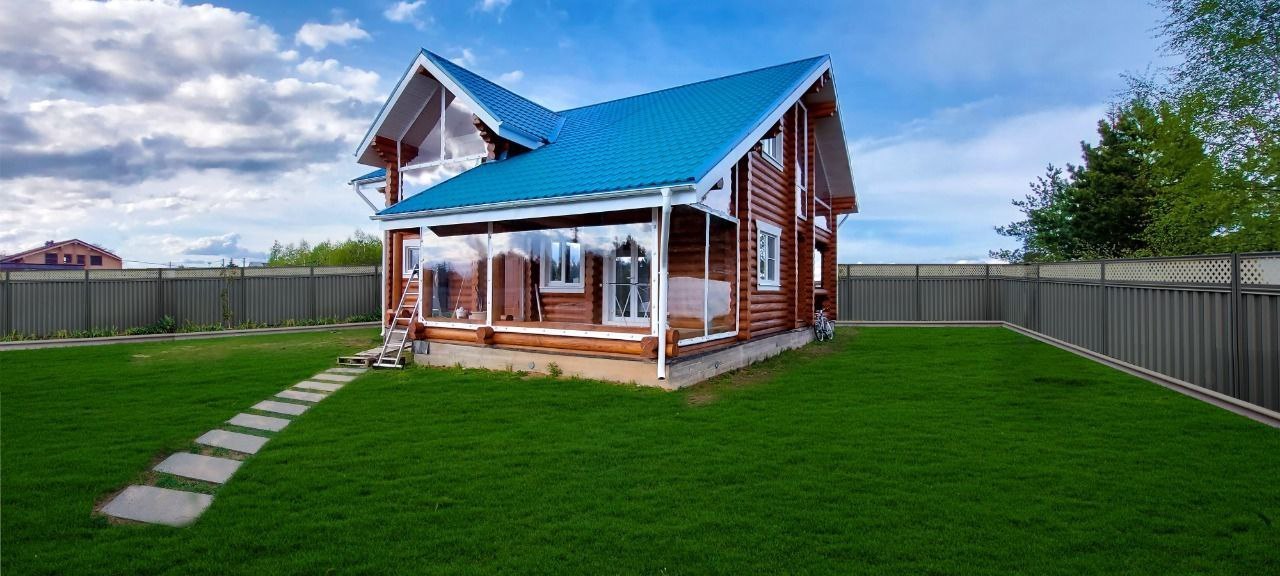 Мягкие окна на веранде загородного дома в Лобне
